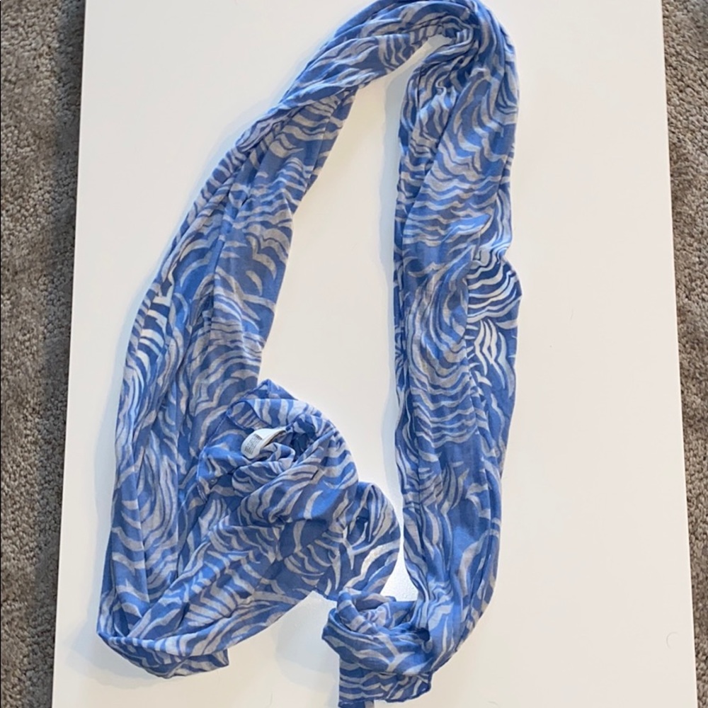 Old Navy Blue and White Swirl Scarf